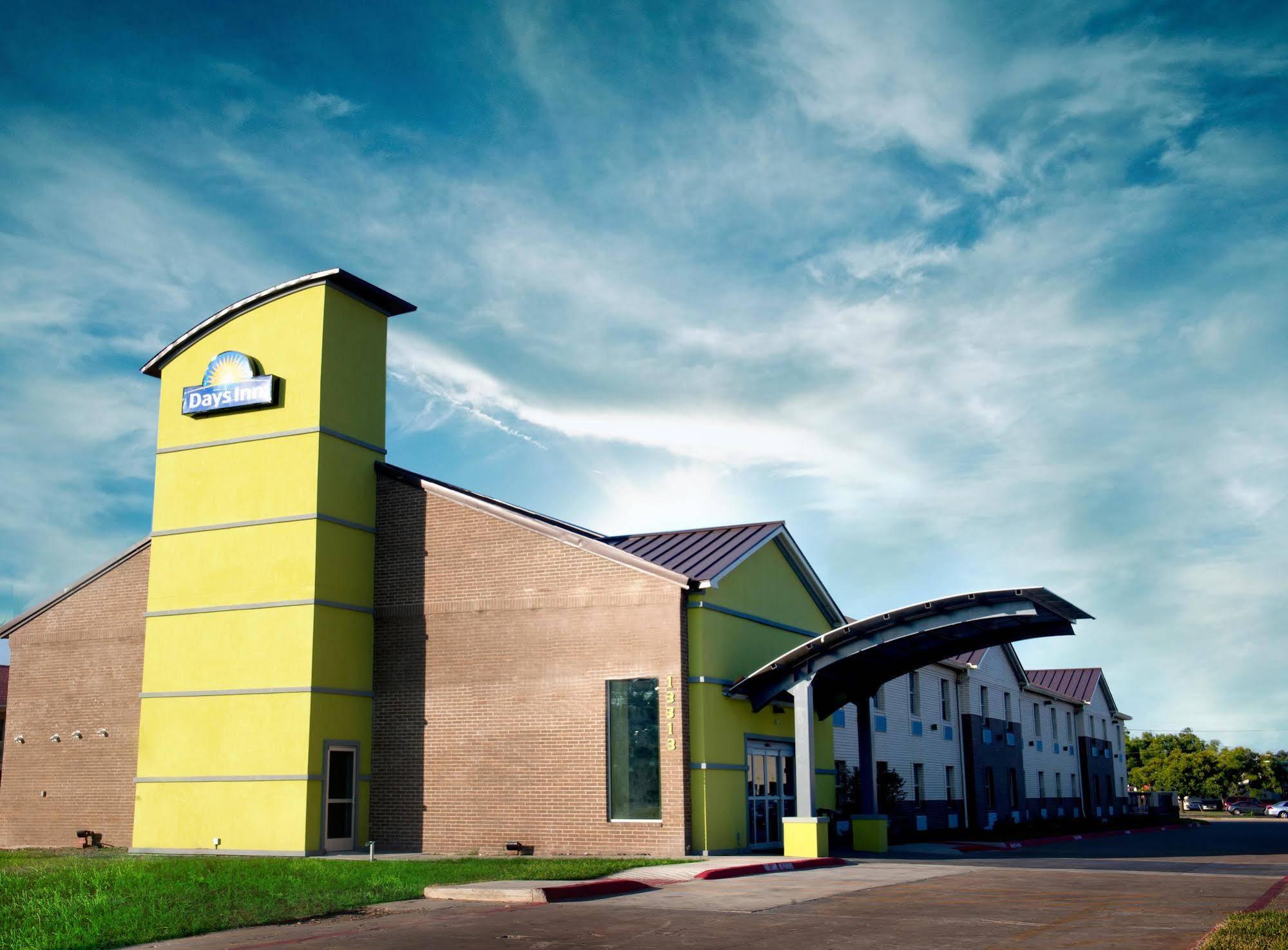 Arya Inn & Suites Farmers Branch Exterior photo